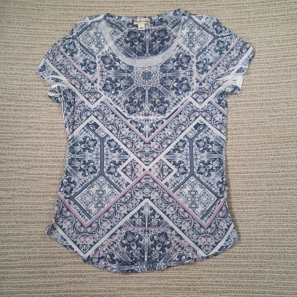 World Unity Blue Paisley Rhinestone Top M Short Sleeve Scoop Neck Size Medium